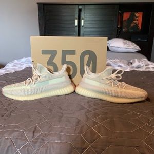 Yeezy Boost 350 V2 “citrin” non reflective